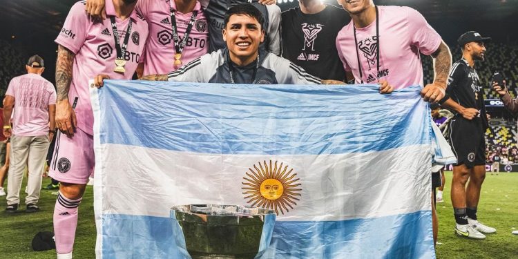 Tras el título, Messi comenzó a seguir en redes a Facu Farías