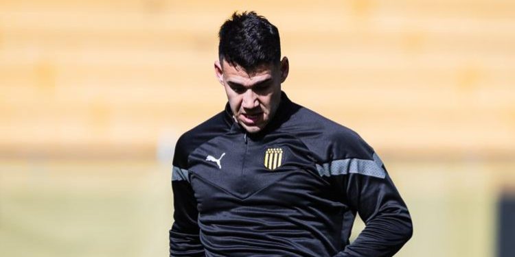 Tras dejar Colón, José Neris ya jugó y marcó para Peñarol