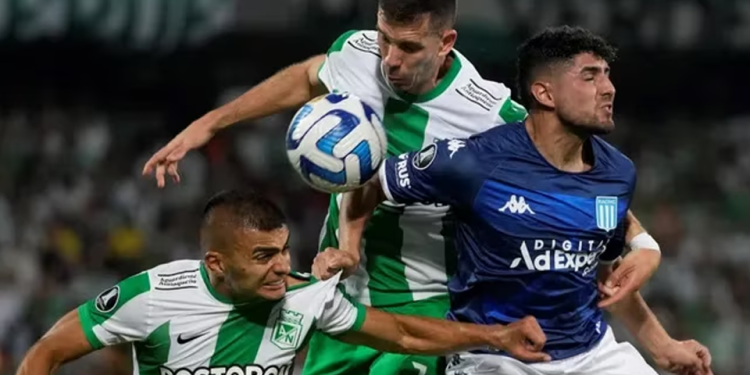 Racing recibe a Nacional de Medellín con la obligación de golear