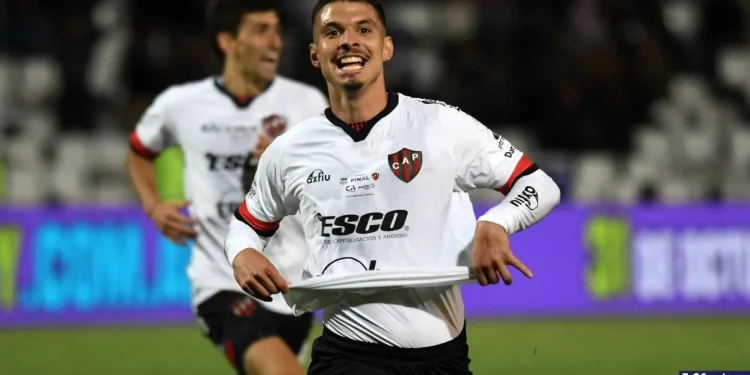 Llegó el tercer pasajero: Unión acordó de palabra la llegada de Tiago Banega