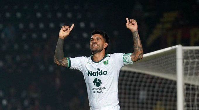 Javier Toledo, el delantero de 37 años que está a un paso de Colón