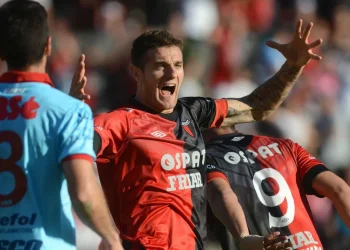 El ex Colón, Pablo Vegetti, debutó con un gol en Brasil y le dio la victoria a su equipo