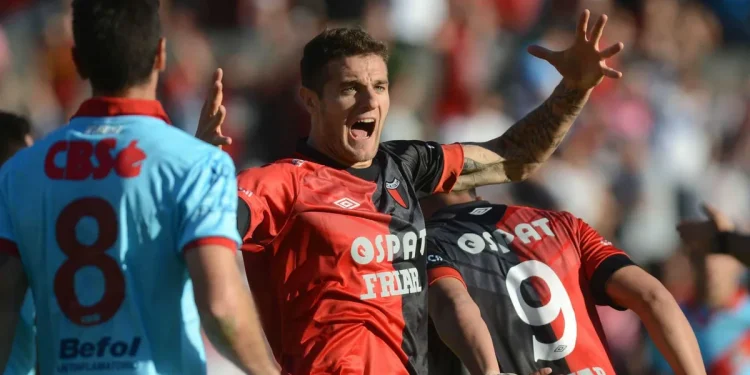 El ex Colón, Pablo Vegetti, debutó con un gol en Brasil y le dio la victoria a su equipo