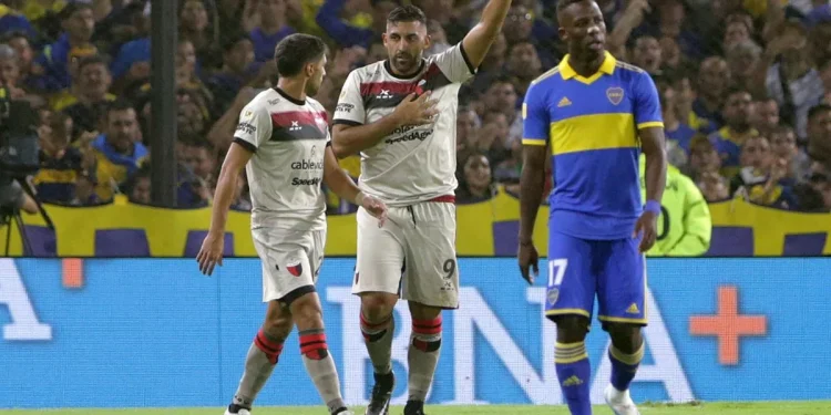 Huracán descartó iniciar negociaciones por Wanchope Ábila