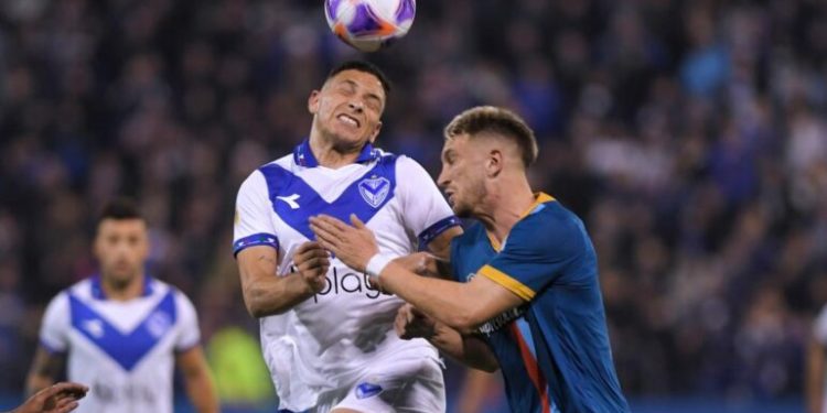 En un duelo clave por la permanencia, Vélez le ganó a Arsenal y alcanzó la línea de Unión