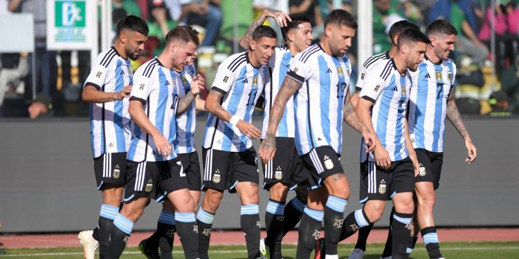 Argentina no extrañó a Messi y goleó a Bolivia en La Paz