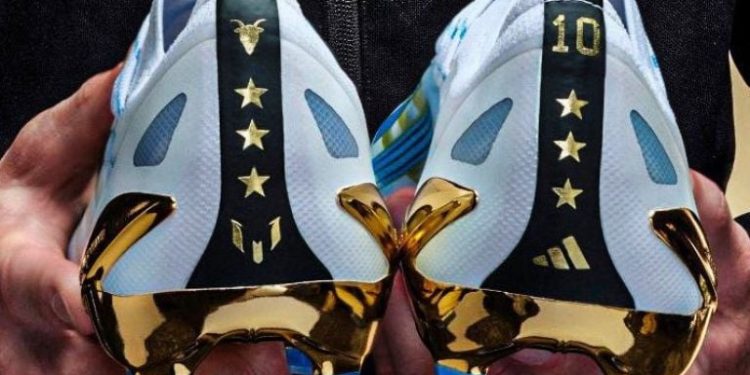 Los botines bien «argentos» que estrenará hoy Messi en la Selección