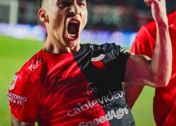 Con una gran remontada Colón superó a Argentinos y llega dulce al clásico