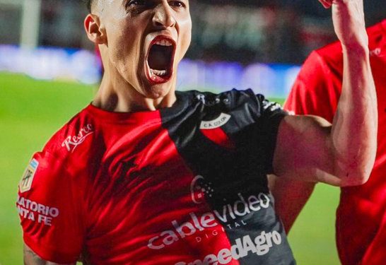 Con una gran remontada Colón superó a Argentinos y llega dulce al clásico