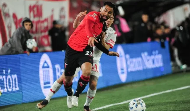 Colón cometió groseros errores y se volvió derrotado de Huracán