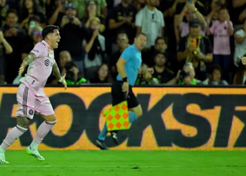 Un jugador campeón con Colón fue a ver a Facu y le trajo «suerte»