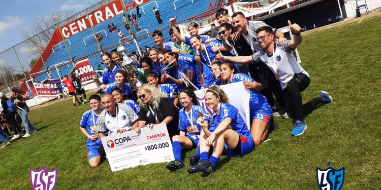 Las chicas de la Liga, campeonas de la Copa Santa Fe