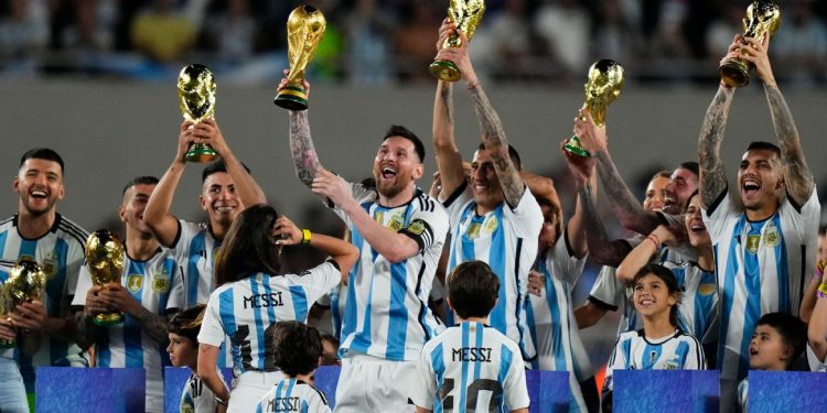 Argentina comienza a defender el título en las Eliminatorias: recibe a Ecuador en el Monumental
