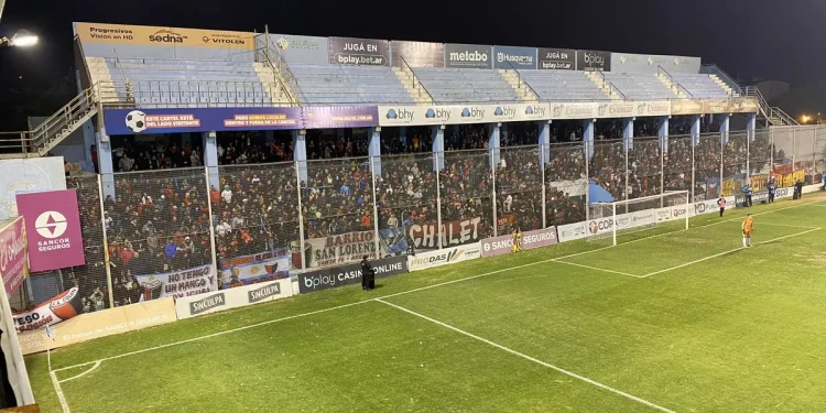 Colón tuvo un gran respaldo de su gente en Rafaela