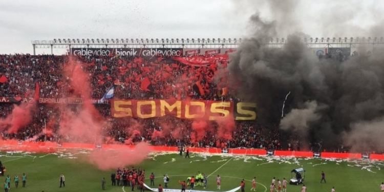 ¡No cabe un alfiler! Colón agotó las entradas para las plateas Alta Sur y Norte Alta