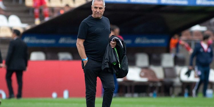 Leo Madelón está a un paso de volver a dirigir en la LPF