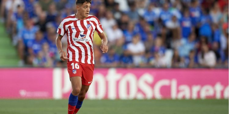 Atlético de Madrid quiere blindar a Nahuel Molina