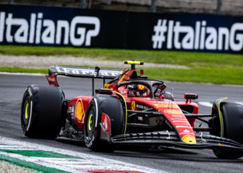 Sainz, con Ferrari, larga primero en el Gran Premio de Italia