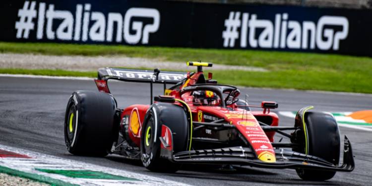Sainz, con Ferrari, larga primero en el Gran Premio de Italia