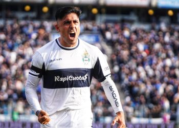 Gimnasia derrotó a Rosario Central y superó a Colón en la tabla anual