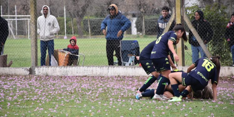 Ganaron las pibas de Unión y recuperaron la cima del torneo