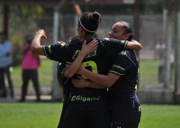 Las pibas de Unión vencieron a Barracas y no le pierden pisada a Chacarita