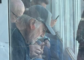 Hinchas de Colón insultaron a los dirigentes tras el encuentro ante Arsenal