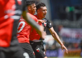 Colón ganó y sueña a «dos puntas»
