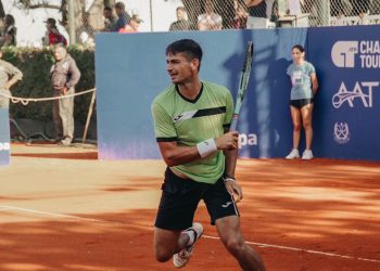 Mariano Navone sufrió más de la cuenta para derrotar a Comesaña y estar en cuartos de final en Santa Fe