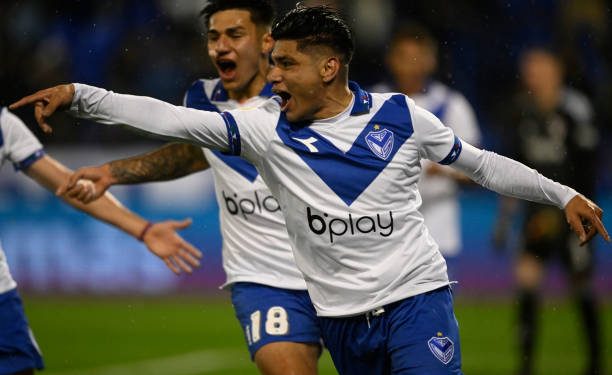 El ex Unión que le dio la victoria a Vélez y lo aleja de la zona roja