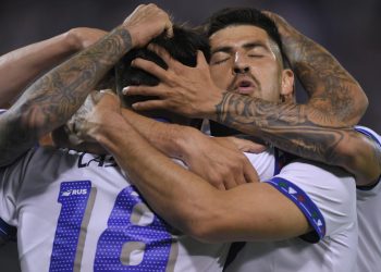 Peor imposible: ganó Vélez y dejó en descenso a Colón