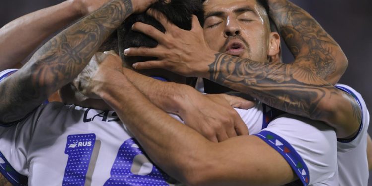 Peor imposible: ganó Vélez y dejó en descenso a Colón