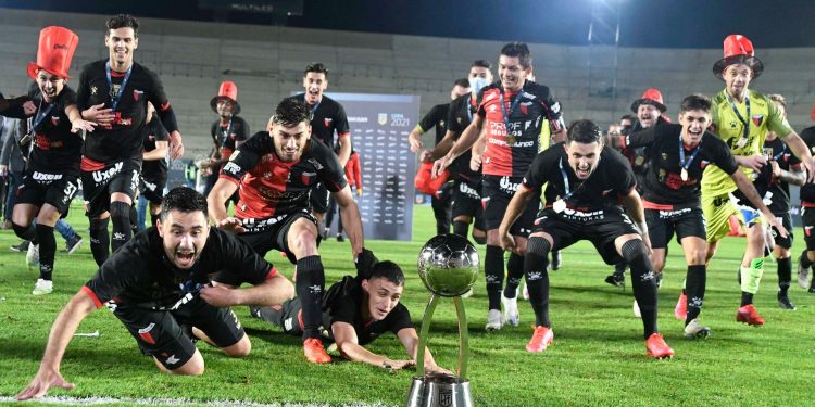 De gran presente, un campeón con Colón tiene su futuro en el aire