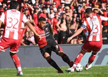 Corvalán: «Wanchope era el jugador que más nos estaba exigiendo»