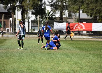 El femenino de Unión goleó y está en semifinales