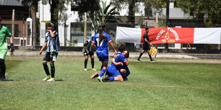El femenino de Unión goleó y está en semifinales