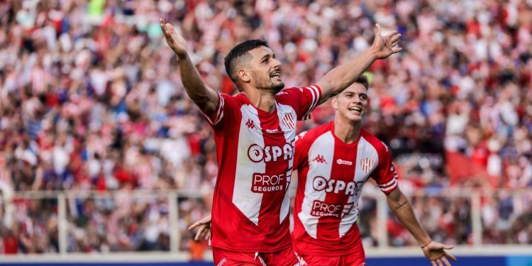 Juanchón García debutó con un doblete en Grecia