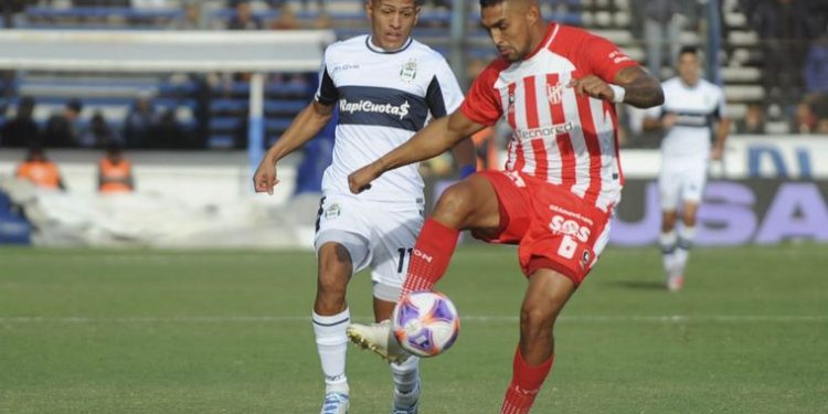 Instituto quiere olvidarse del descenso y hundir a Gimnasia