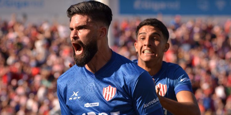 Unión parió un triunfo: Le ganó a Sarmiento con gol de Orsini sobre la hora y respira