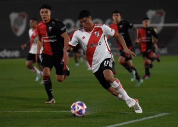 La reserva de Colón cayó ante River y se hunde