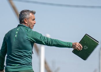 Sarmiento llega a Santa Fe con seis partidos sin triunfos