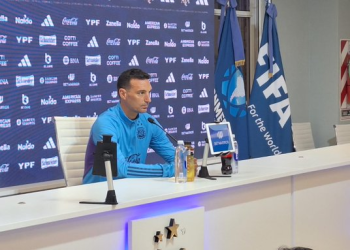 Scaloni define el equipo para visitar este martes a Perú