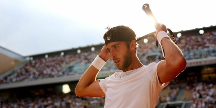 Tomás Etcheverry debuto con un triunfo en el Masters 1000 de Paris