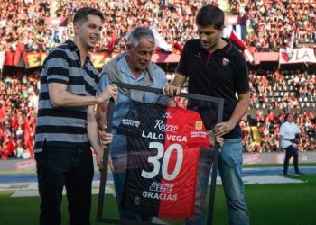 Por qué la dirigencia de Colón reconoció a Lalo Vega en la previa del partido ante River
