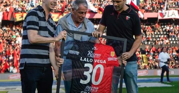 Por qué la dirigencia de Colón reconoció a Lalo Vega en la previa del partido ante River