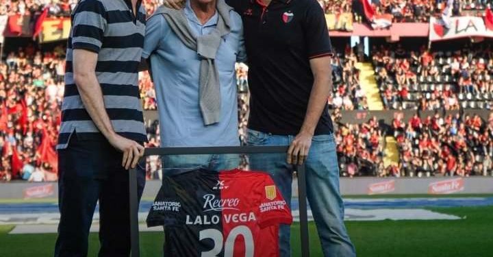 Por qué la dirigencia de Colón reconoció a Lalo Vega en la previa del partido ante River