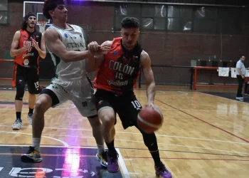 LAB: Colón no pudo con el poderío de Atenas