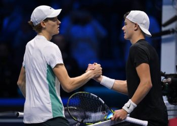 ATP Finals: Sinner le ganó a Rune, está en semifinales y también ayudó a Djokovic