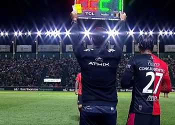 Los cambios de Damonte, uno de los focos de crítica de los hinchas de Colón