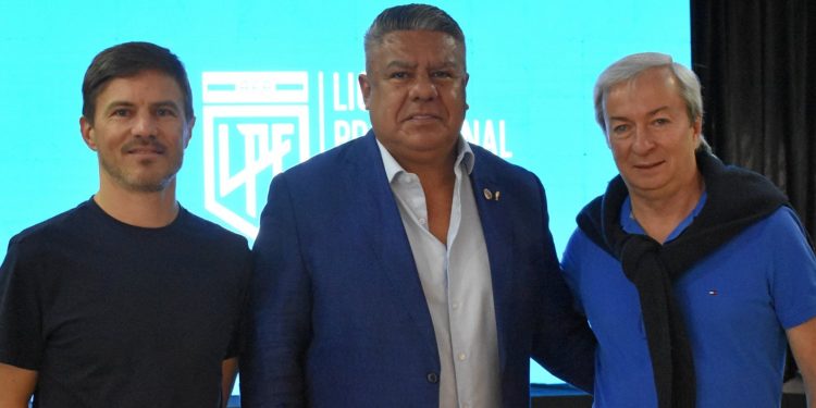 El Presidente de Vélez dijo que le pidió a Tapia «los mejores árbitros» para el duelo ante Colón